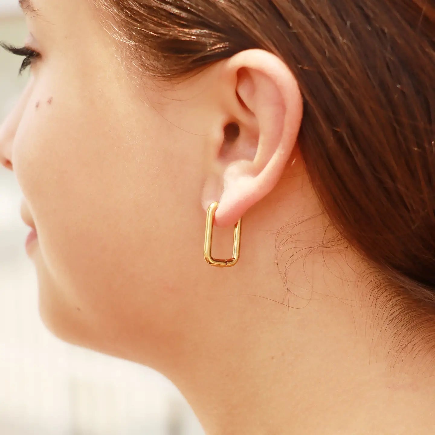 18K Gold Rounded Rectangle Everyday Huggie Earrings