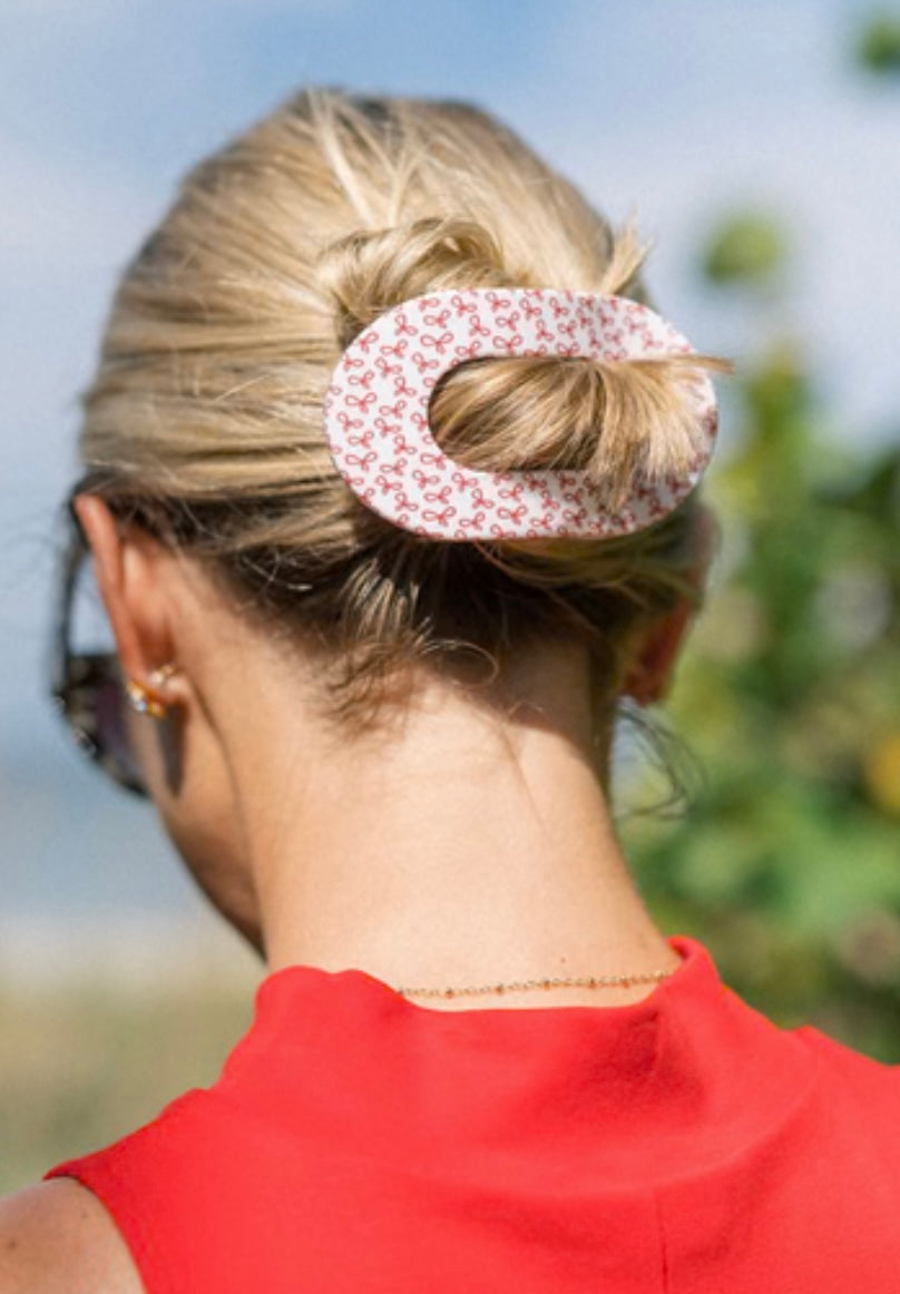 Flat Round Hair Clip in Santa Tucker