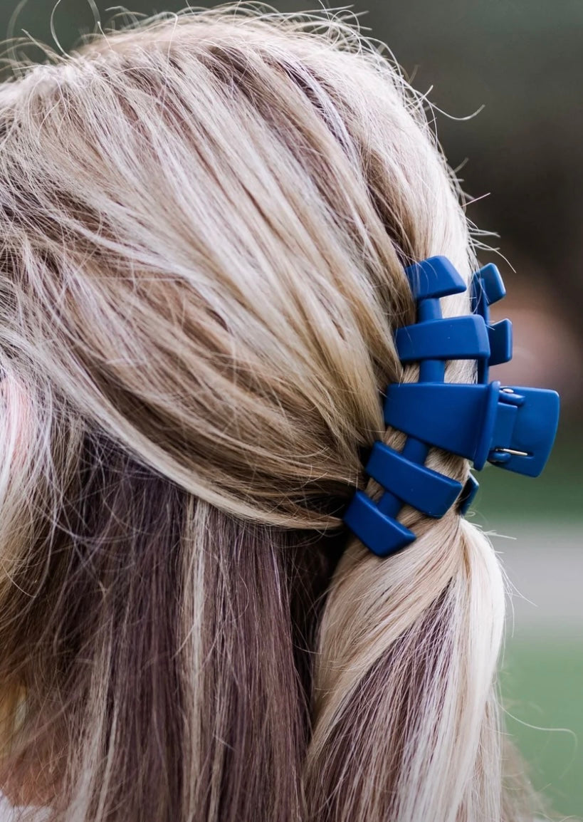 Classic Hair Clip in Midnight Rain