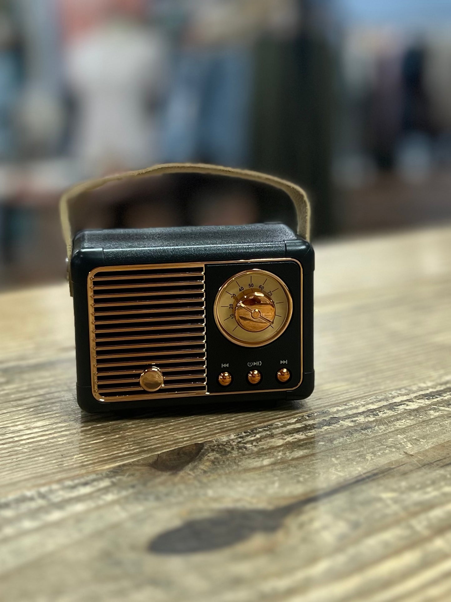 Retro Mini Wireless Bluetooth Speaker in Black