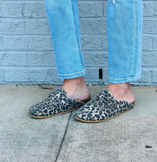 Leopard Buckle Strap Frayed Canvas Slippers