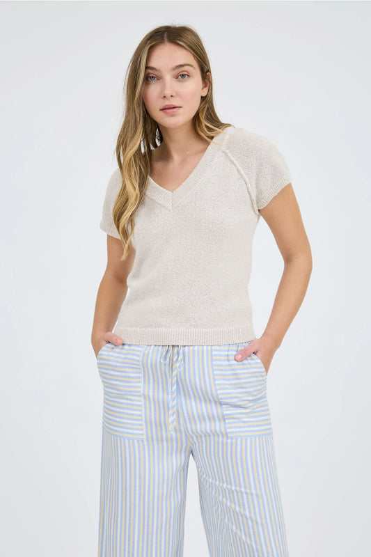 Short Sleeve Exposed Seam Sweater Knit Top
