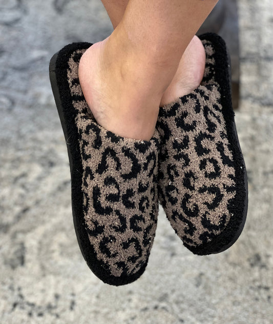 Winter Luxury Soft Leopard Pattern Slipper in Black